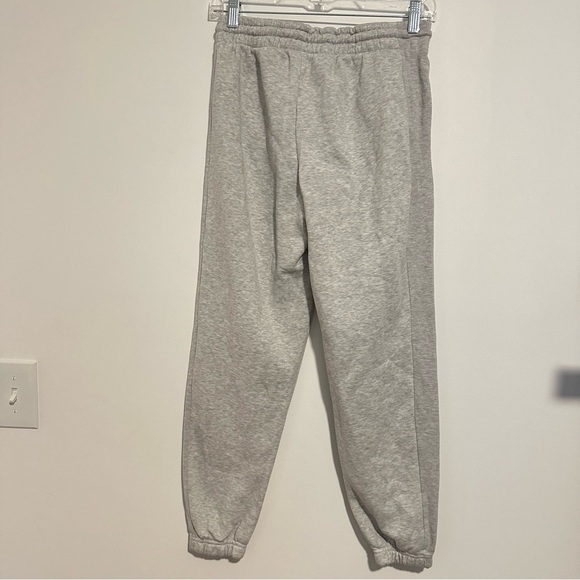 Pudus gray sweatpants with embroidered hearts - Picture 2 of 6
